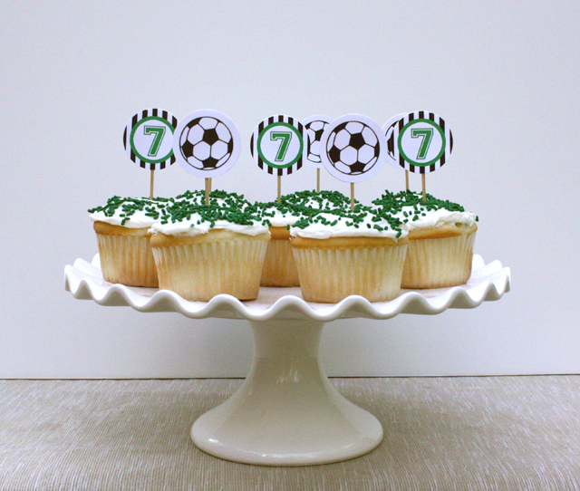 soccer party cupcakes
